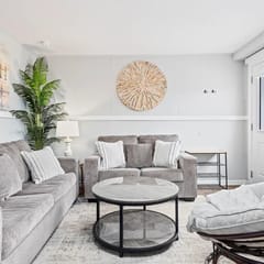 Modern Beach Retreat! Sleeps 6 - Big Yard & BBQ