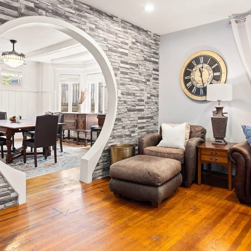 8BR Estate w 3 Decks, BBQ & Beach Views -Sleeps 20